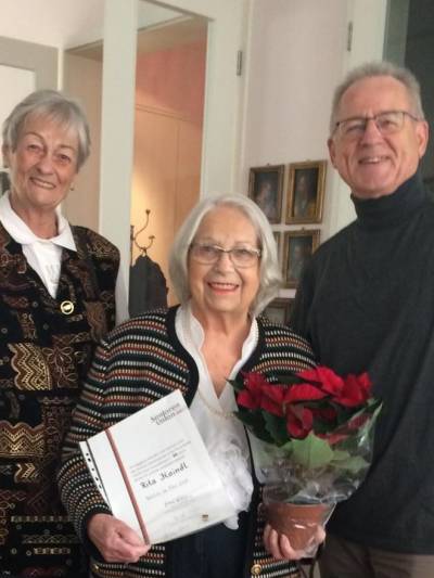 Alwin Korsch & Rita Haindl - Rita Haindl
Ehrung für 10 Jhre Mitgliedschaft in der Senioren Union Mitte, am 15.11.2019. Vielen Dank liebe Frau Haindl.
